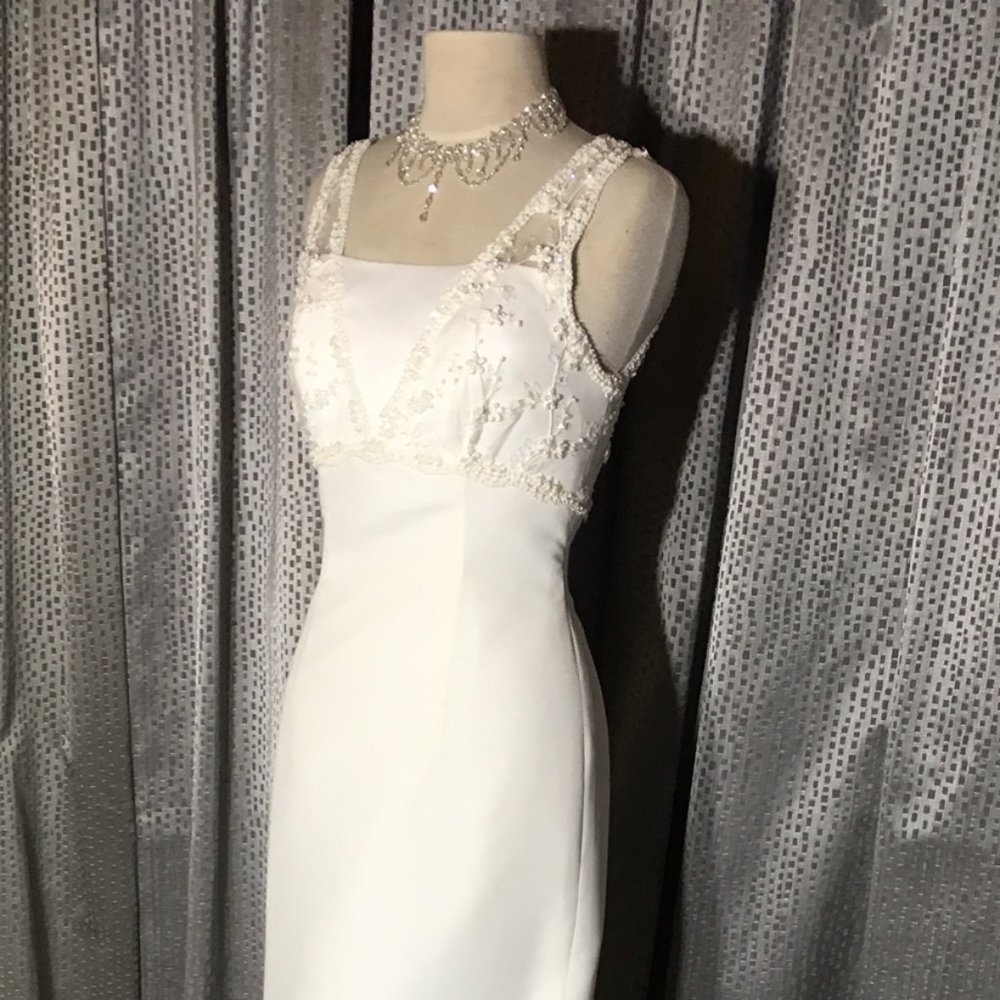 Ivory Lace Wedding Bridal Gown Gown in Crepe and Guipure Lace size 8 - Picture 1 of 7